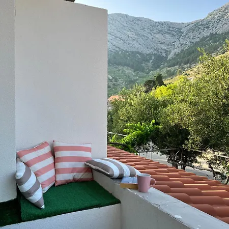 Nikola Seaview - Ivan Dolac, Hvar